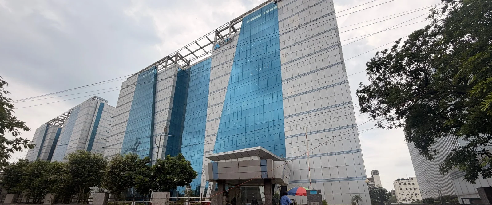 Logix Cyber Park - Nukleus centre